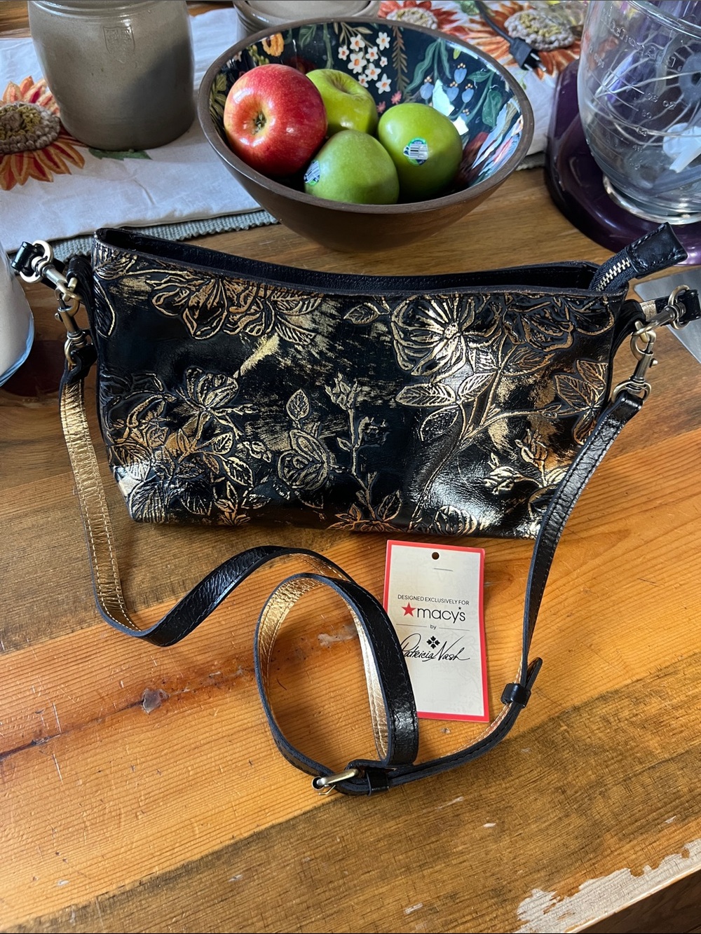 Patricia Nash Betta Crossbody Floral Embossed  Black/Gold Bark/Leaves Macy’s Exc